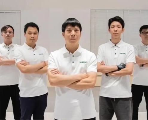 Cross-functional pergola company team posing for a group photo